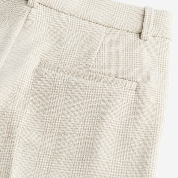 H&M women’s taper ankle length beige slacks size 6 - Picture 15 of 16